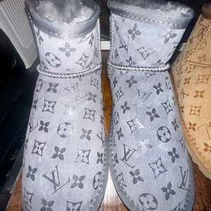 Brand New Never worn Ugg Grey boots size 7